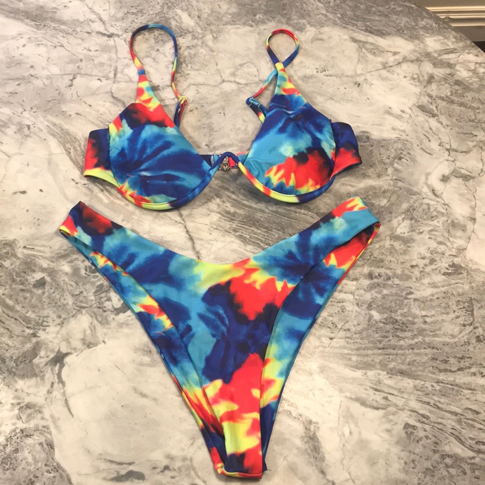 🦄Tie dye bikini! 🦄